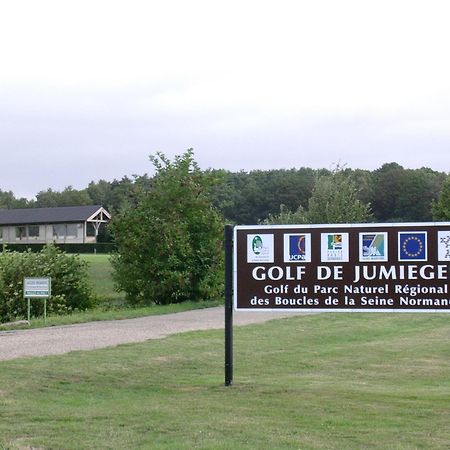 La Bonne Famille Hotel Jumieges Exterior photo